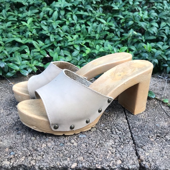 candies wooden shoes